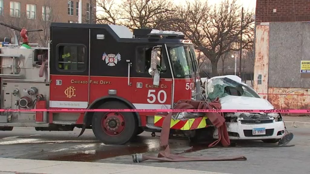 6 seriously injured in CFD truck crash near West 47th Street and South Federal Street in Bronzeville, Chicago Fire ... - WLS-TV