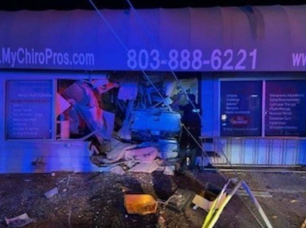 Pickup truck crashes into downtown business, Columbia police say - Yahoo! Voices