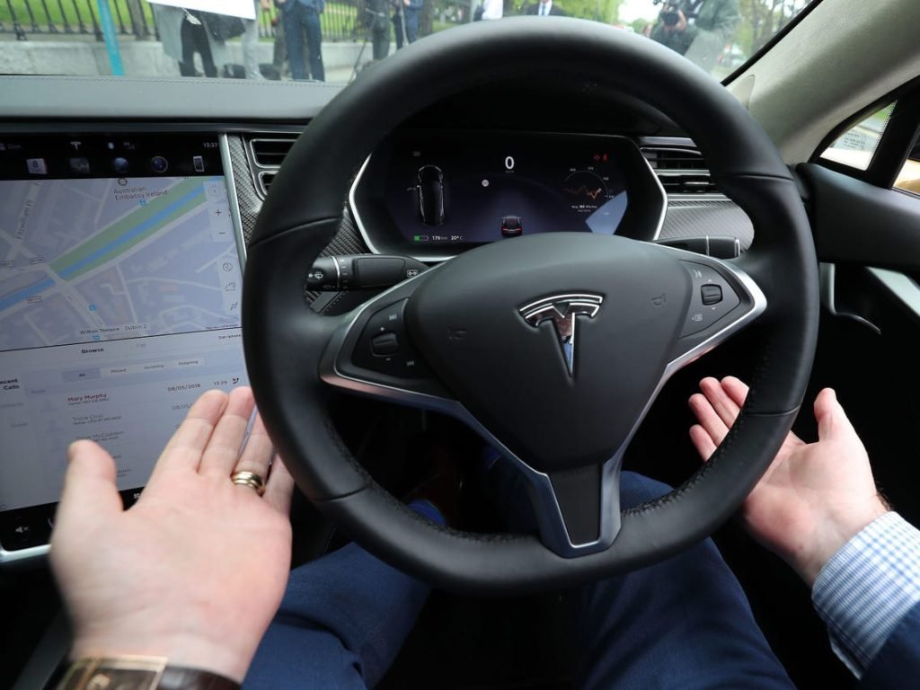 Death of Tesla employee raises questions about Full Self-Driving mode: report - Business Insider