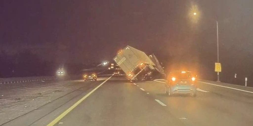 Watch: Drivers dodge toppling semi-truck on California interstate during 60-mph winds from atmospheric river - Fox Weather