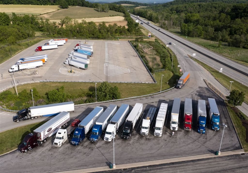 Federal and Pennsylvania officials turn their attention to building more parking for tired truckers - Pittsburgh Post-Gazette