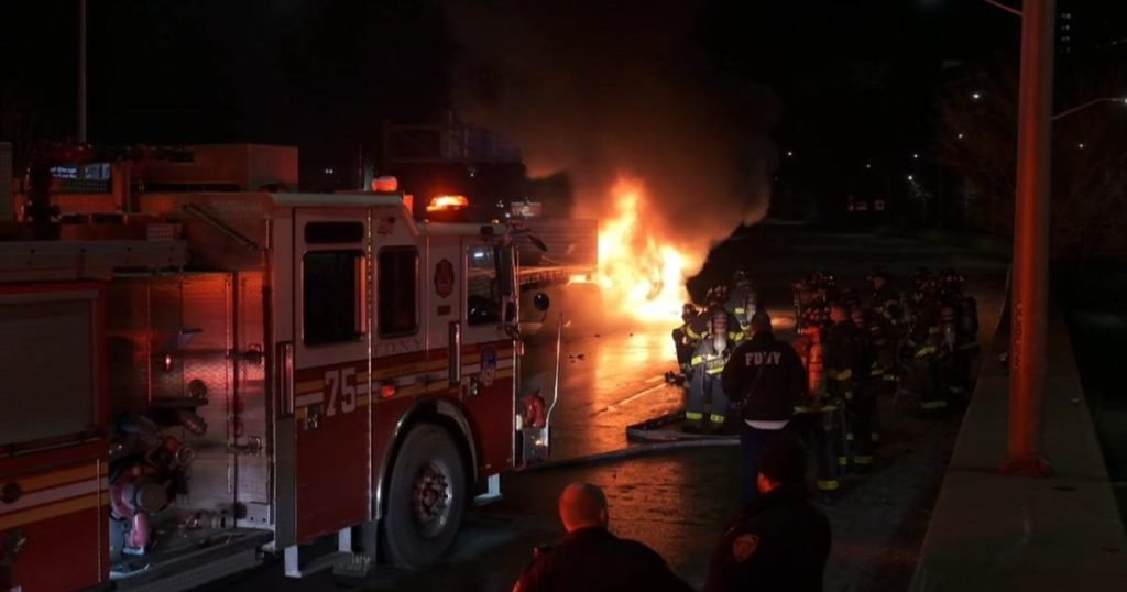 Major Deegan Expressway reopens following truck fire - CBS New York