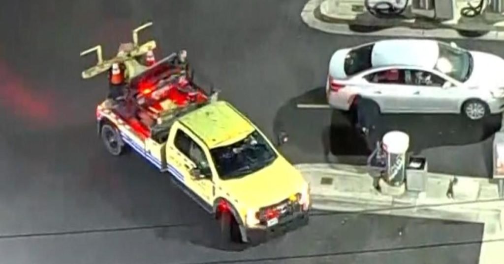 Suspect faces multiple charges after stealing tow truck, smashing into 13 cars during pursuit - CBS Baltimore