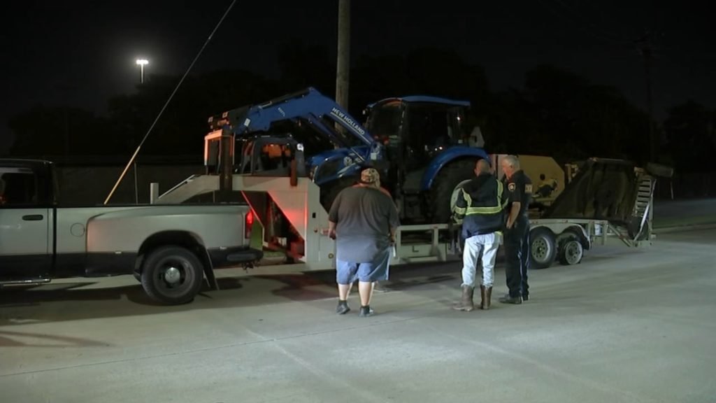 Houston police chase: Man leads Webster police on chase in stolen truck pulling stolen tractor on I-45 Gulf Freeway - KTRK-TV