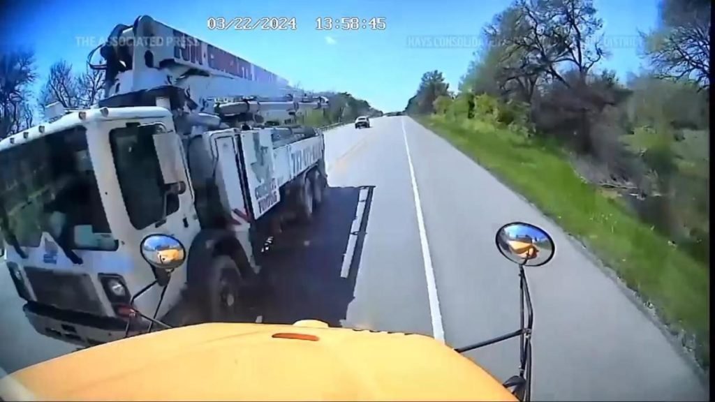 Dashcam video shows deadly Texas school bus crash after cement truck veers into oncoming lane - Yahoo! Voices
