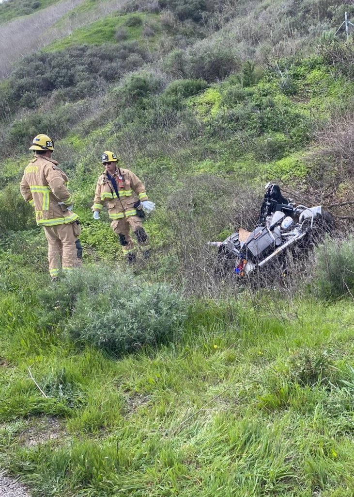 CHP officer airlifted to hospital after motorcycle crash on Highway 101 - Yahoo! Voices