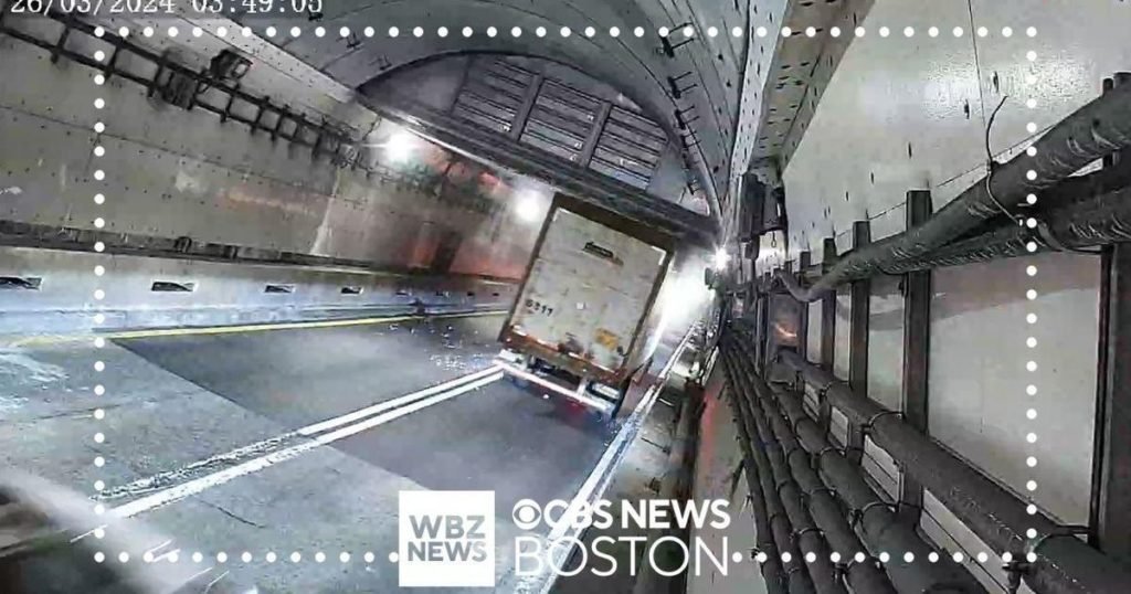 Video shows truck get stuck in Sumner Tunnel in Boston just before rush hour - CBS Boston
