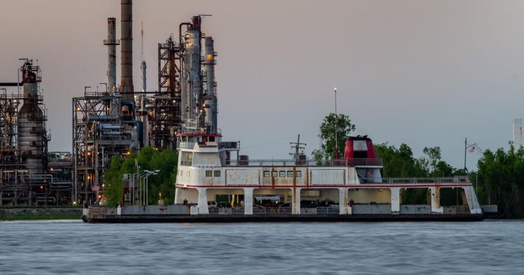 Chalmette ferry resumes service after truck crashes into Mississippi River at landing - NOLA.com