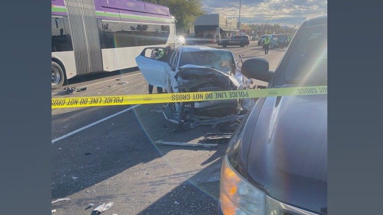 Mesa crash involving bus, truck & car kills 1 person - FOX 10 News Phoenix
