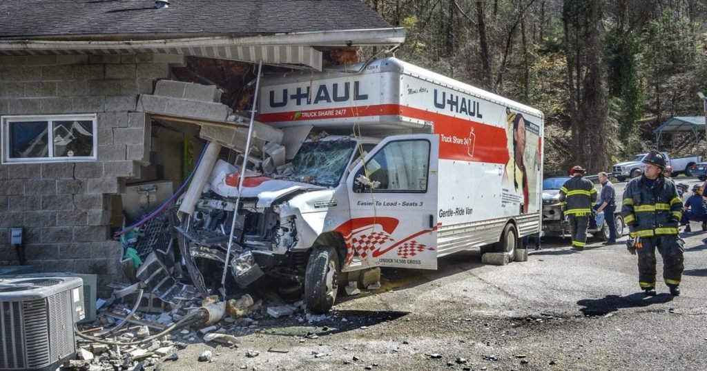 Charleston Humane Association building hit by U-Haul truck | Kanawha Valley - Charleston Gazette-Mail