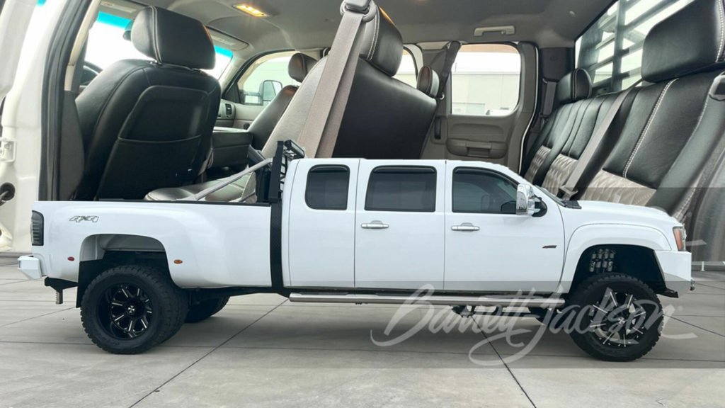 What The Truck? This 2008 GMC Sierra Has 6 Doors And 9 Seats - CarScoops