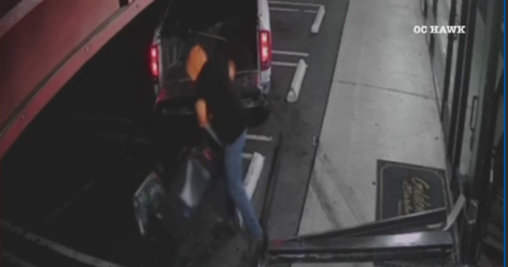Thief straps ATM to pickup truck, rips it through barbershop storefront - CBS Los Angeles