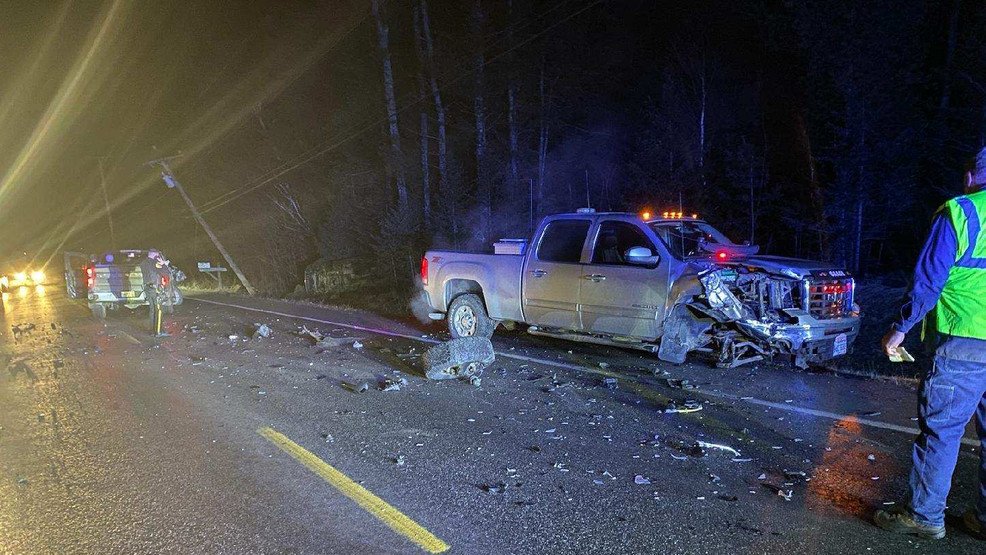 Maine first responder's vehicle hit by truck while assisting during rollover crash - WGME