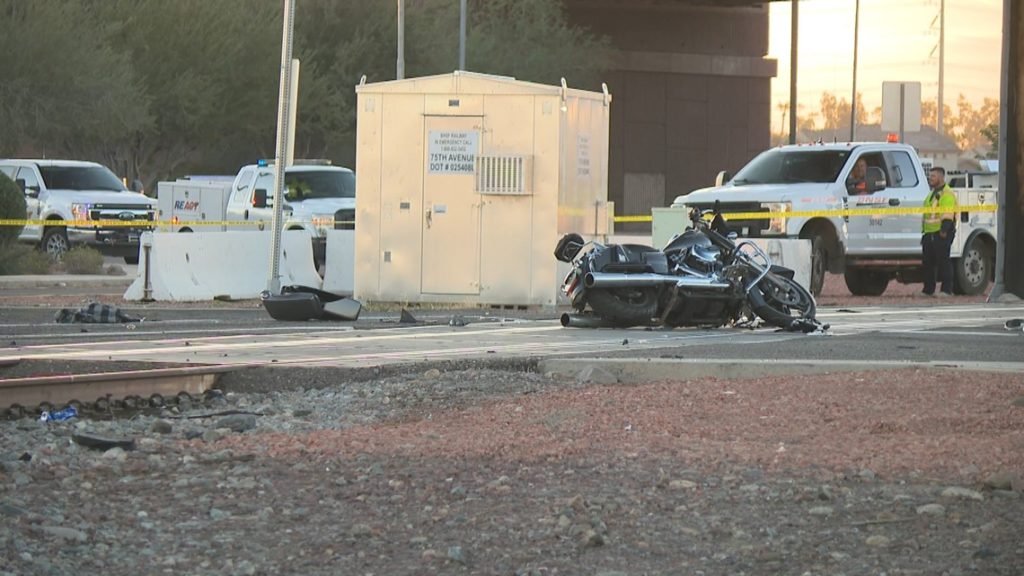 Man killed in motorcycle crash in Arizona | 12news.com - 12news.com KPNX