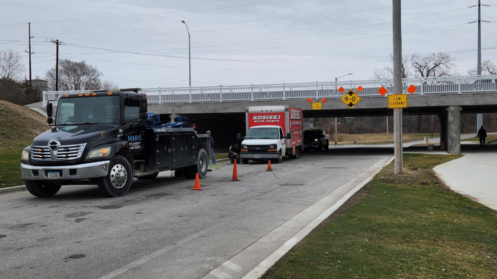 Birdland Bridge nearly claims another truck on Thursday in Des Moines - WHO TV 13 Des Moines News & Weather