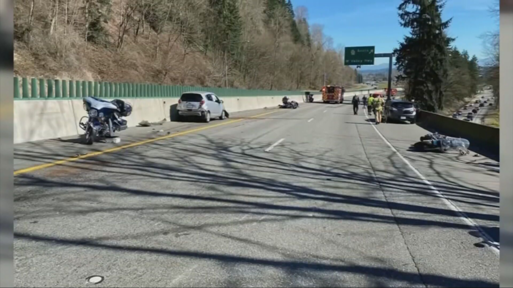 3 people rushed to Harborview after crash involving 9 motorcycles on SR 18 in Auburn - KIRO Seattle