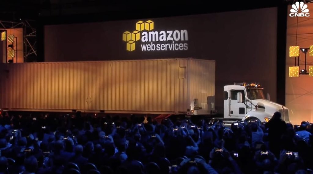 AWS stops selling Snowmobile truck for cloud migrations - CNBC