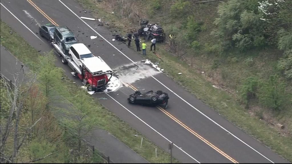 2 dead after crash involving SUV, truck on Route 202 in Montgomery County - WPVI-TV