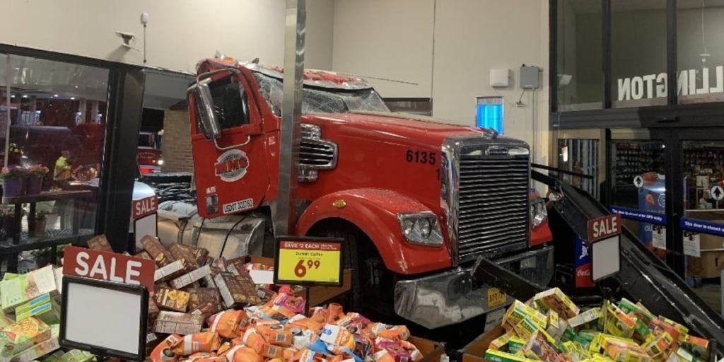 Truck driver accused of intentionally crashing into a Kroger - WBAY