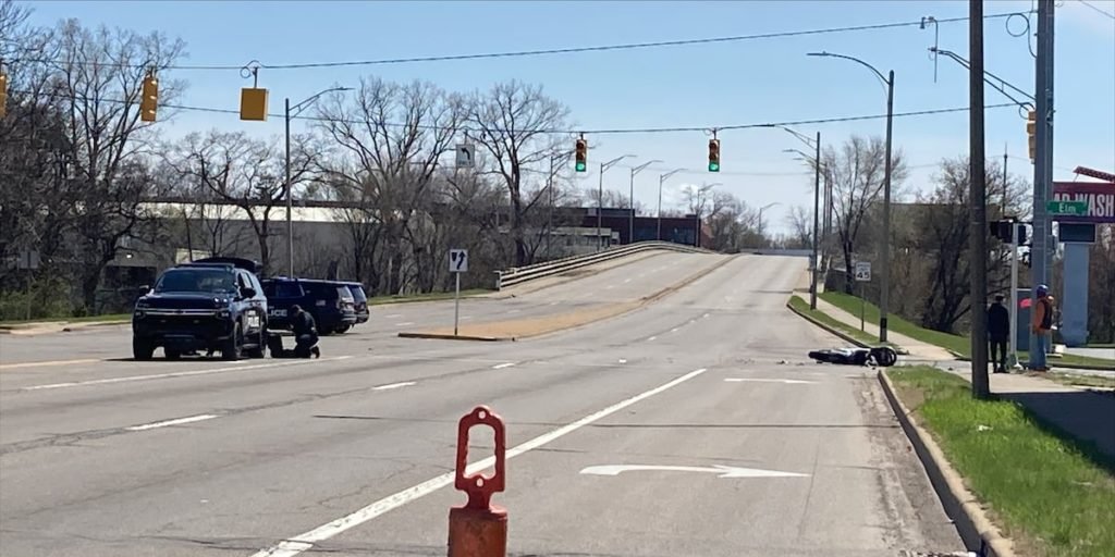Crash involving motorcycle causes Cedar, Elm streets to close in Lansing - WILX