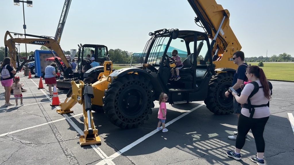 Second Annual Touch a Truck event raises money for a good cause in Perry - 13WMAZ.com