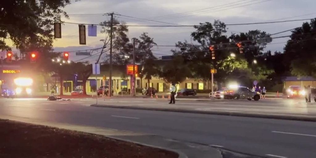 RAW VIDEO: Crash involving motorcycle closes Summerville intersection - Live 5 News WCSC