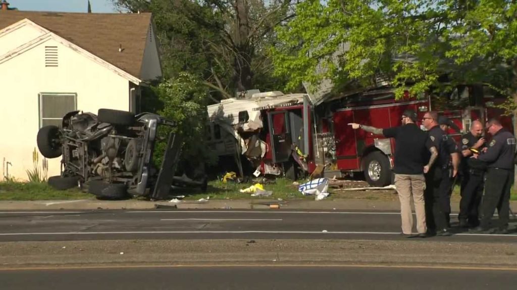 Fire engine slams into Stockton home and 2 other vehicles; homeowner was getting coffee nearby - KCRA Sacramento