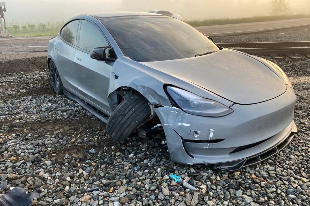 Tesla owner says car's self-driving mode didn't see train before crash - NBC News