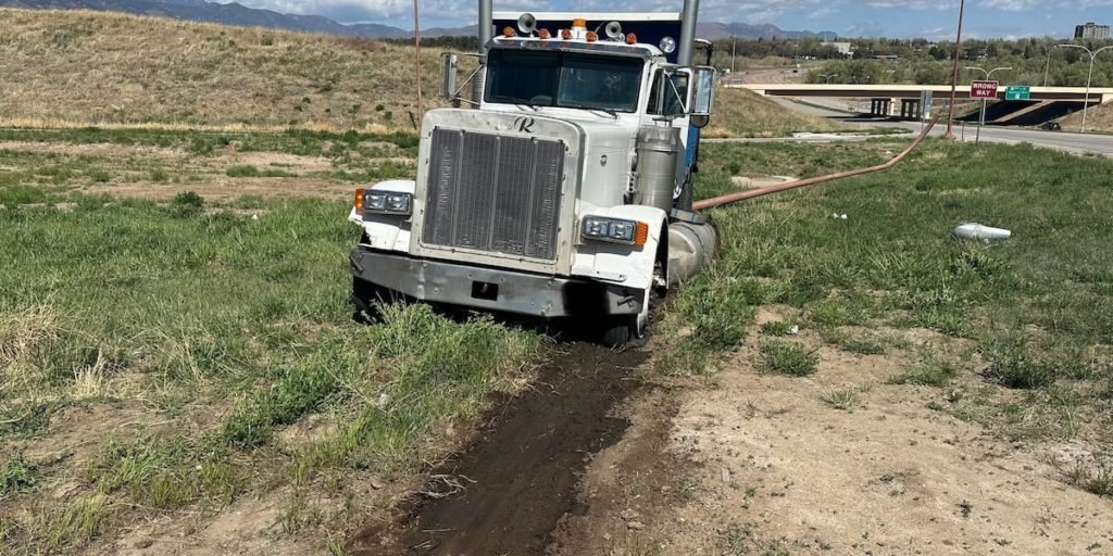 Dump truck takes out light pole in Colorado Springs Thursday morning - KKTV