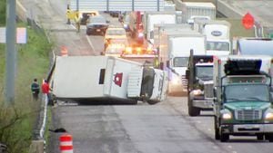 Rollover crash involving box truck snarls morning traffic on Mass. Turnpike - Yahoo! Voices