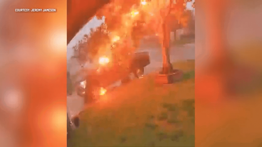 WATCH: Truck likely deemed total loss after lightning strike in Hutto - Yahoo! Voices