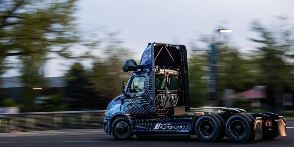Daimler Truck just debuted an autonomous electric semi-truck - Electrek