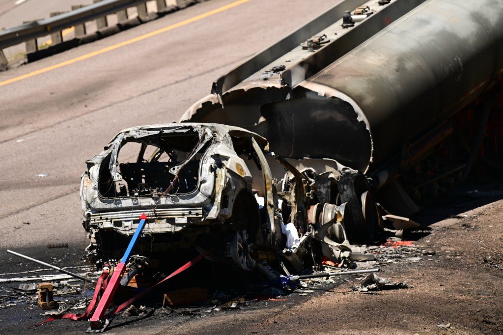 1 killed in fiery tanker-truck crash that shut down I-70 near Morrison - The Denver Post