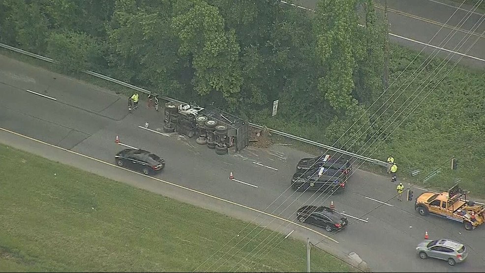 Traffic Alert: Overturned dump truck in Prince George's Co., Md. closes northbound lanes - WJLA
