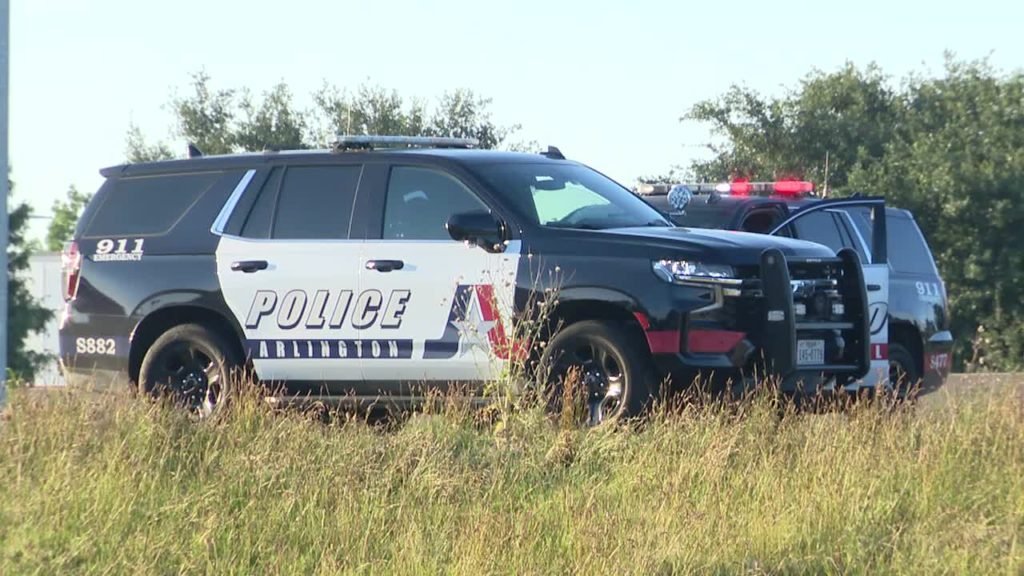 21-year-old hit by truck while dealing with car trouble in Arlington, police searching for driver - FOX 4 News Dallas-Fort Worth