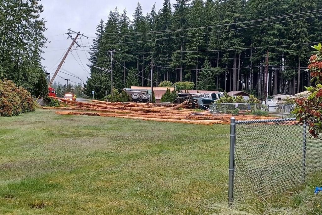 Log truck rolls into utility lines in Darrington, knocking out power | HeraldNet.com - The Daily Herald