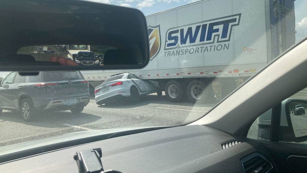 Car stuck under semi-truck on I-85 in Spartanburg Co. - WSPA 7News