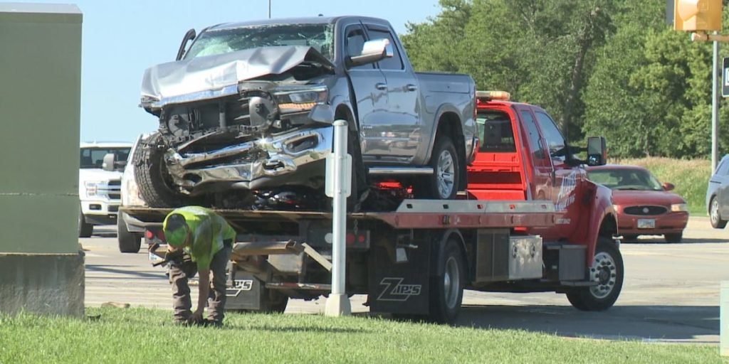 Sioux Falls police respond to car-truck crash on Veterans Parkway - Dakota News Now
