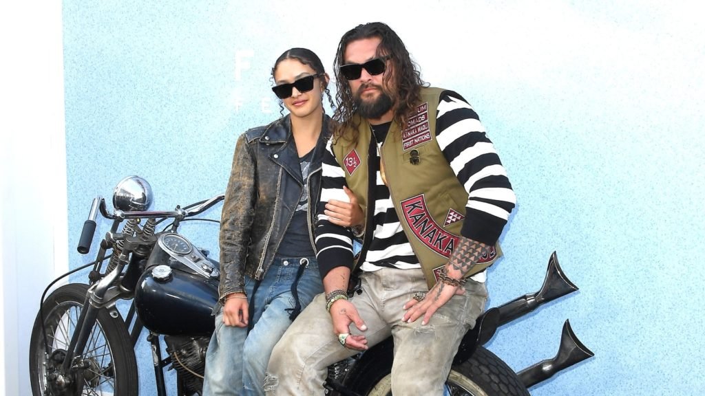 Jason Momoa, daughter arrive in theme on motorcycle at 'The Bikeriders' premiere - ABC News