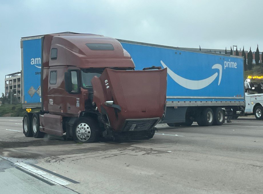 Amazon tractor-trailer truck blocks lanes on I-805 following crash - FOX 5 San Diego