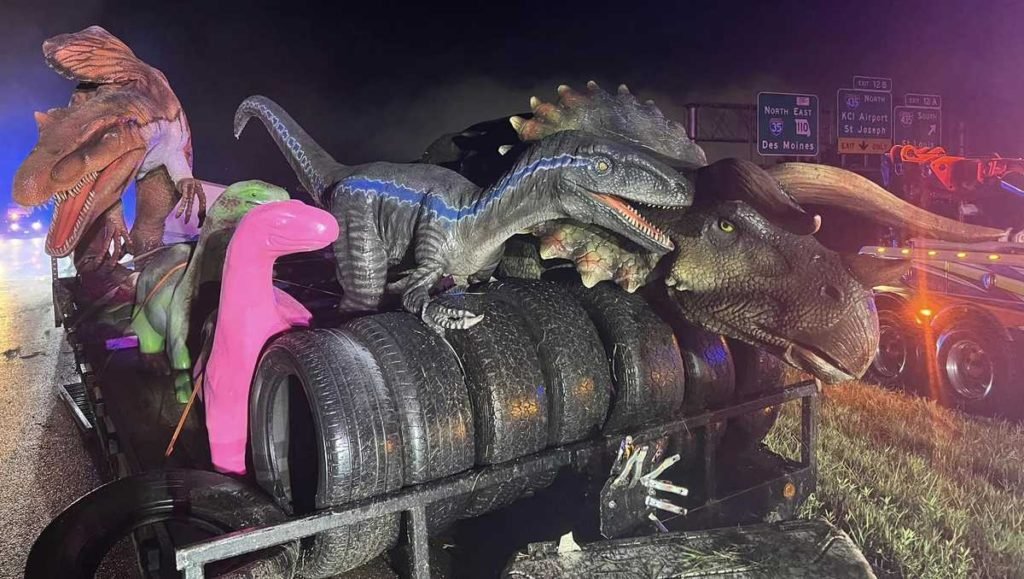 Jurassic Parked: Truck carrying dinosaur statues slides off road in Claycomo - KMBC Kansas City
