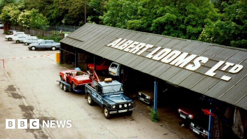 Museum saves Albert Looms tow truck from scrapyard - BBC.com