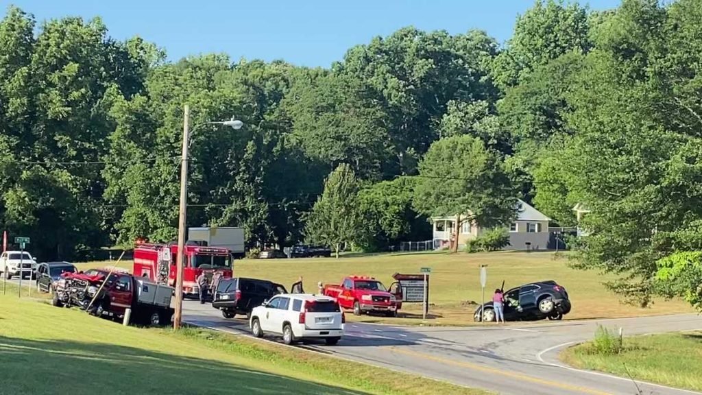 South Carolina: Fire truck, SUV involved in crash - WYFF4 Greenville